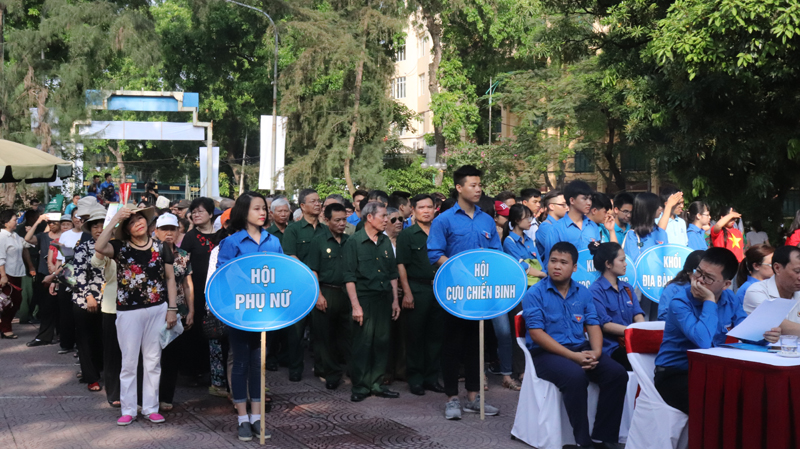 Hà Nội: Gần 1.000 tình nguyện viên ra quân hưởng ứng ngày “Chủ Nhật xanh”